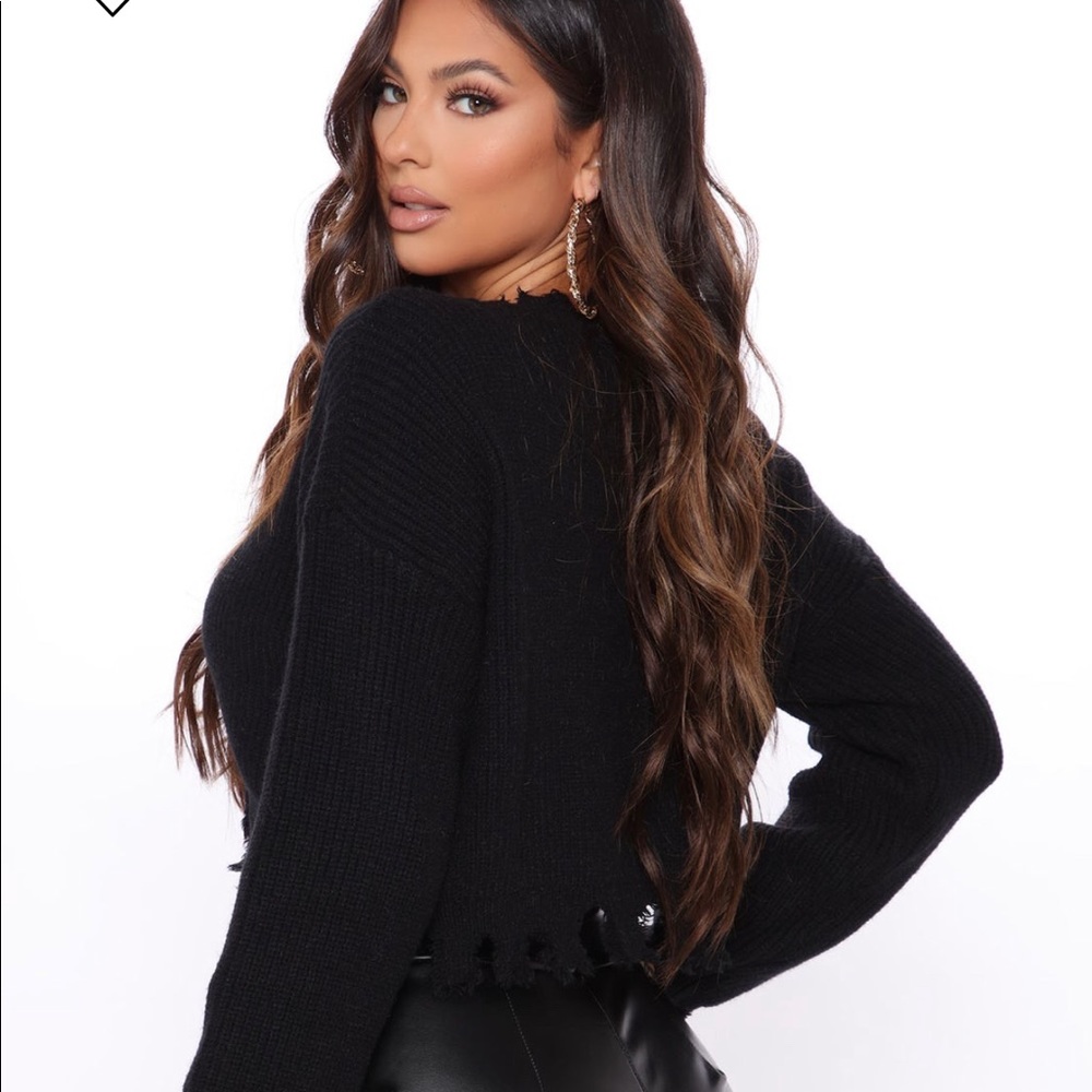 NWT. Black cropped sweater
